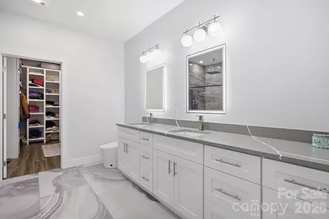 Bath - 30 First St, Canton, NC 28716 photo 2 of 5