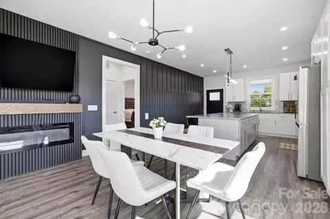 Dining - 30 First St, Canton, NC 28716 photo 2 of 2