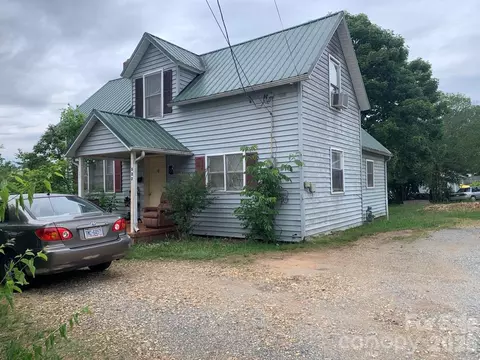 522 W Concord St, Morganton, NC 28655