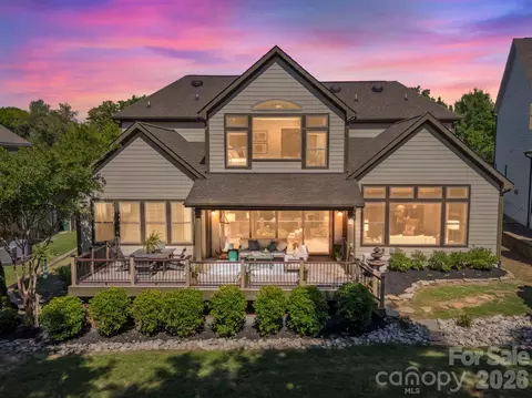 2077 Tatton Hall Rd, Fort Mill, SC 29715