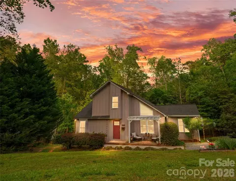 138 Uwharrie Ct, Mount Gilead, NC 27306