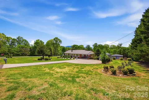 101 Regina Dr, Morganton, NC 28655