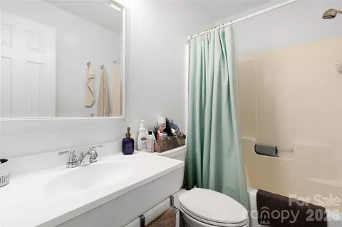 Bath - 1530 Danlee Dr, Lancaster, SC 29720 photo 1 of 1