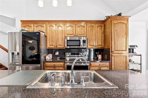 Kitchen - 1530 Danlee Dr, Lancaster, SC 29720 photo 2 of 3