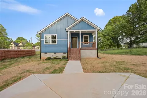 1221 7th St, Statesville, NC 28677