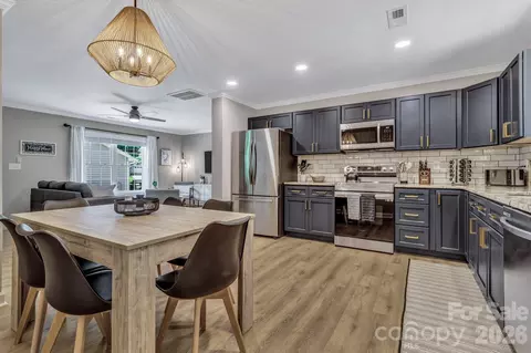 21 Carolinda Ln, Waynesville, NC 28786