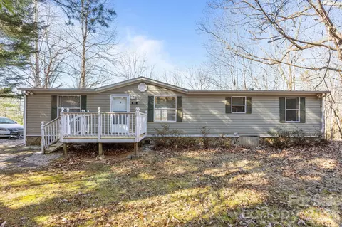 102 Scotts Cove Rd, Nebo, NC 28761