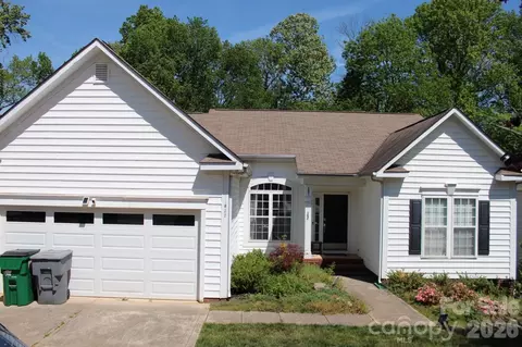 11632 Long Forest Dr, Charlotte, NC 28269