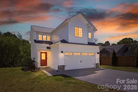 126 Crump St, Connelly Springs, NC 28612