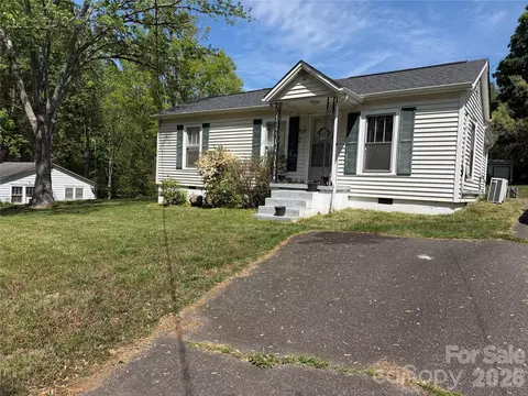 1131 15th Sw St SW, Hickory, NC 28602