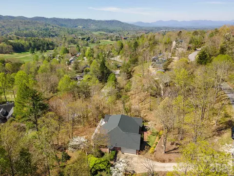 11 High Meadow Dr, Weaverville, NC 28787