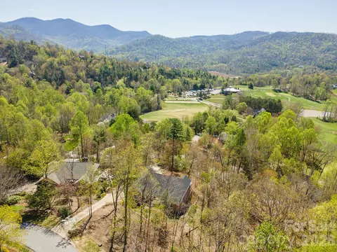 11 High Meadow Dr, Weaverville, NC 28787