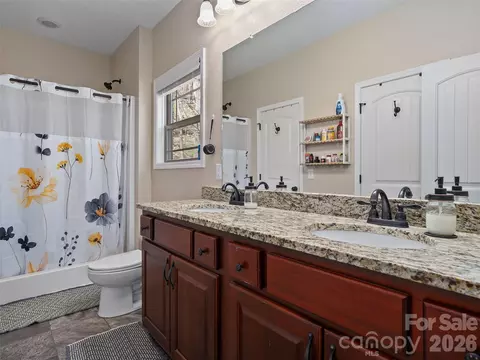 Bath - 4823 Max Patch Rd, Clyde, NC 28721 photo 2 of 3