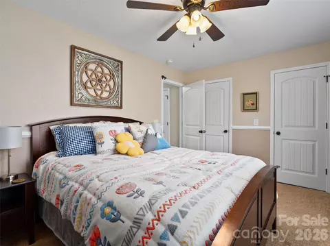 Bedroom - 4823 Max Patch Rd, Clyde, NC 28721 photo 3 of 4