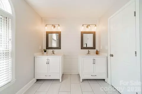 Bath - 231 S Downs Way, Fort Mill, SC 29708 photo 4 of 5