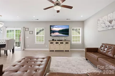 10258 Paper Birch Dr, Charlotte, NC 28215