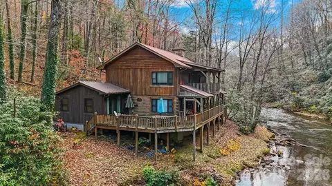 4662 Rainbow Springs Rd, Franklin, NC 28734