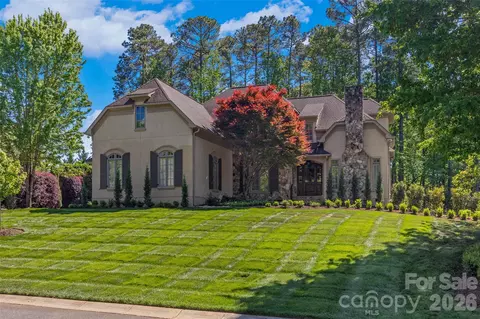 3026 Kings Manor Dr, Matthews, NC 28104