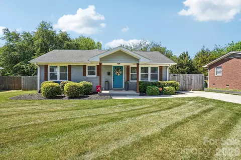 4238 Donnybrook Pl, Charlotte, NC 28205