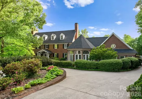 240 21st Avenue Nw Dr NW, Hickory, NC 28601