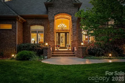 1395 Strawberry Ln, Denver, NC 28037