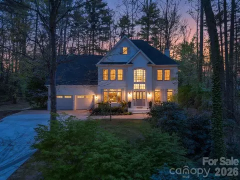 311 Red Fox Cir, Asheville, NC 28803