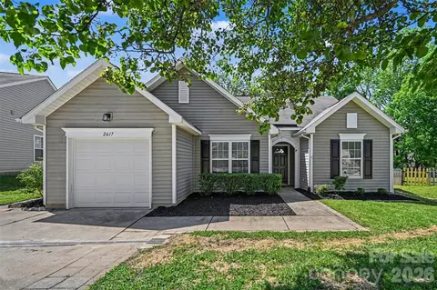 2617 Forest Grove Ct, Charlotte, NC 28269
