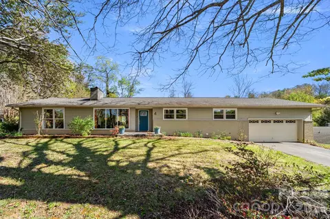4 Austin Dr, Asheville, NC 28805