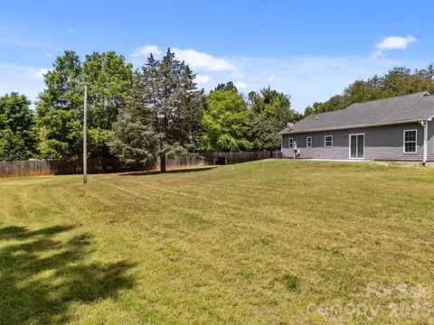 Exterior - 14532 E Rocky River Rd, Davidson, NC 28036 photo 4 of 6