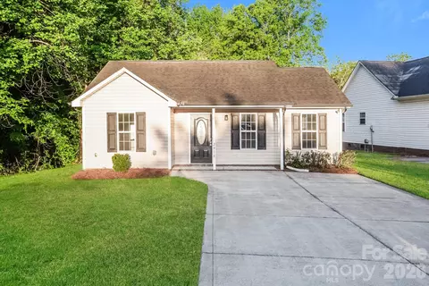 2011 Samantha Dr, Kannapolis, NC 28083