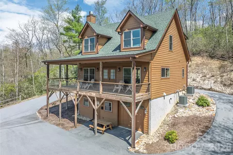 Exterior - 3171 E Fork Rd, Brevard, NC 28712 photo 2 of 5