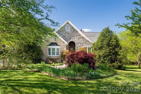 7 Ashley Rd, Asheville, NC 28805