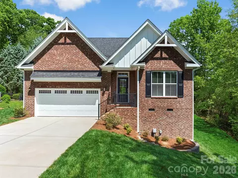 5440 Welch Ct, Cramerton, NC 28032