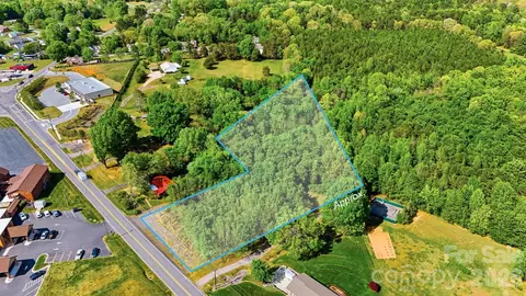 1721 Kool Park Ne Rd NE, Hickory, NC 28601 photo 2