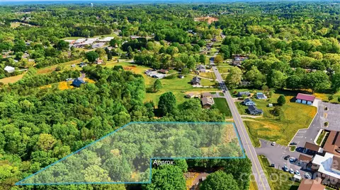 1721 Kool Park Ne Rd NE, Hickory, NC 28601 photo 5
