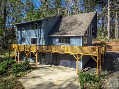 233 Bryant Ridge Dr, Swannanoa, NC 28778