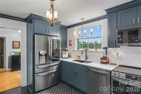 Kitchen - 9 Crescent Dr, Marion, NC 28752 photo 2 of 3