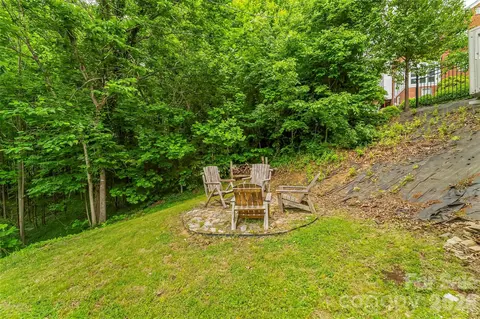 Exterior - 9 Crescent Dr, Marion, NC 28752 photo 4 of 10