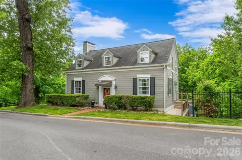 Exterior - 9 Crescent Dr, Marion, NC 28752 photo 2 of 10