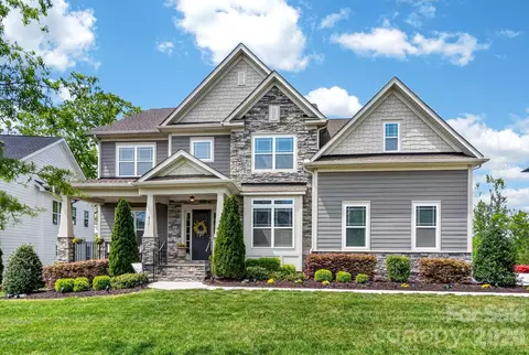 18421 Doves Crest Rd, Cornelius, NC 28031