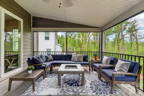 Exterior - 18421 Doves Crest Rd, Cornelius, NC 28031 photo 7 of 11
