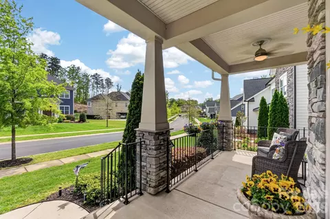 Exterior - 18421 Doves Crest Rd, Cornelius, NC 28031 photo 3 of 11