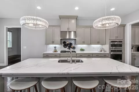 Kitchen - 18421 Doves Crest Rd, Cornelius, NC 28031 photo 4 of 6