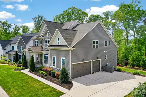 Exterior - 18421 Doves Crest Rd, Cornelius, NC 28031 photo 4 of 11