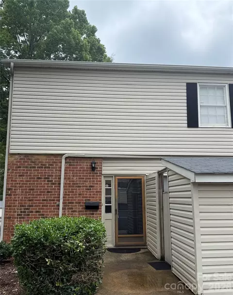 5939 Quail Hollow Rd, Charlotte, NC 28210