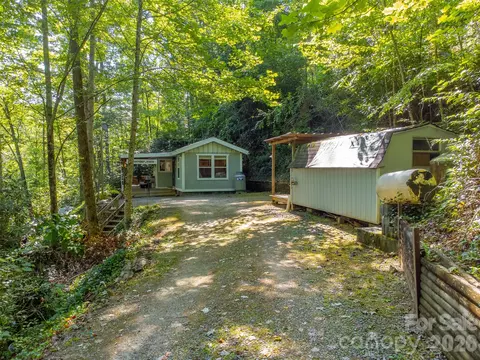 283 Briggs Cove Rd, Robbinsville, NC 28771