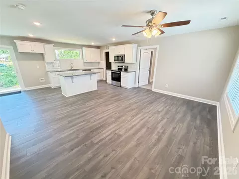 Living - 1019 E 10th St, Kannapolis, NC 28083 photo 1 of 2