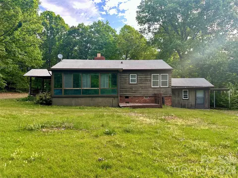 3202 Puetts Chapel Rd, Dallas, NC 28034