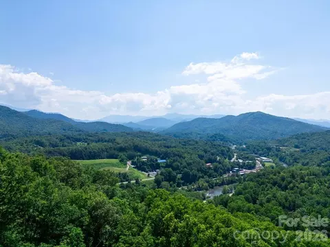 Red Hawk Bluff, Sylva, NC 28779