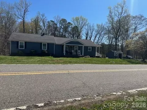 636 Willis Rd, Dallas, NC 28034